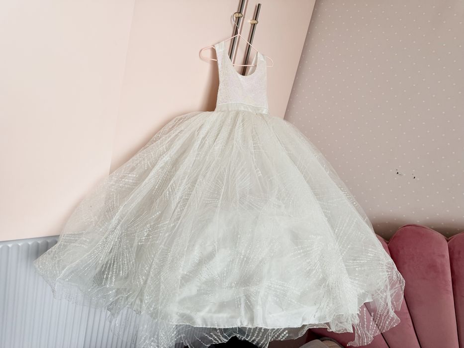 Платье на девочку