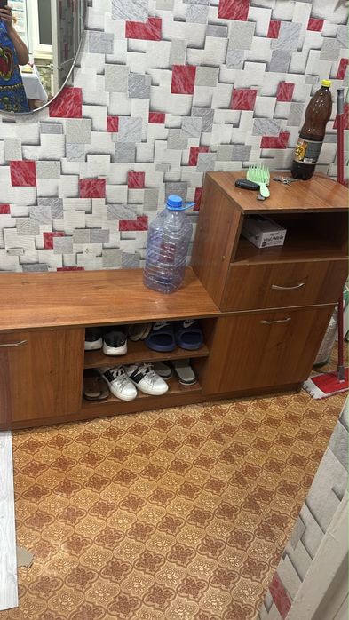продам шкафчик в прихожую