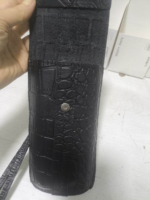 Кожаная сумочка для телефона