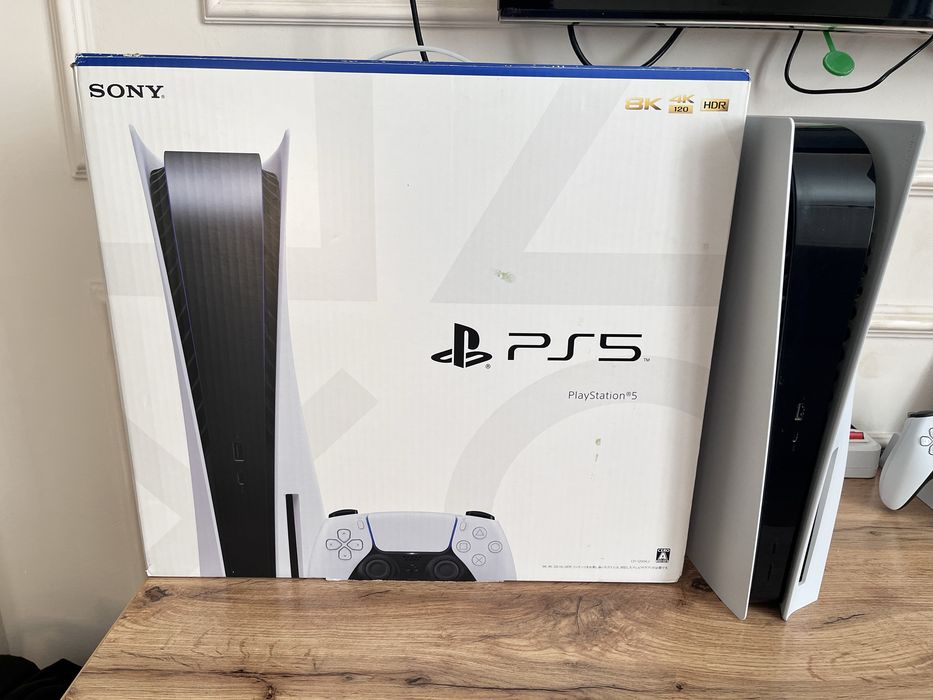 Продаю PlayStation 5 в идеальном состоянии