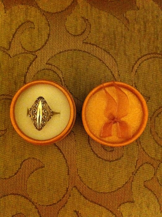 кольцо серебряное в подарочной упаковке