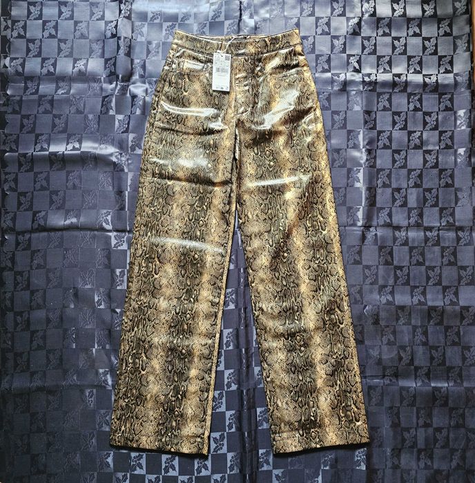 Чисто нов златист змийски лъскав кожен панталон "MNG", размер XS-S