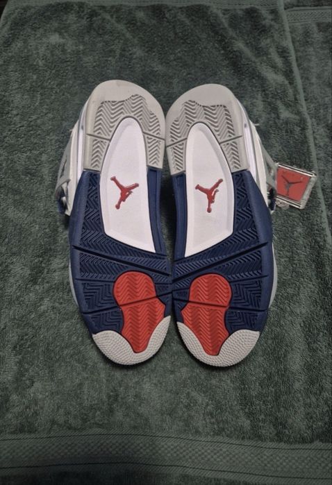 Air Jordan 4 Midnight Navy