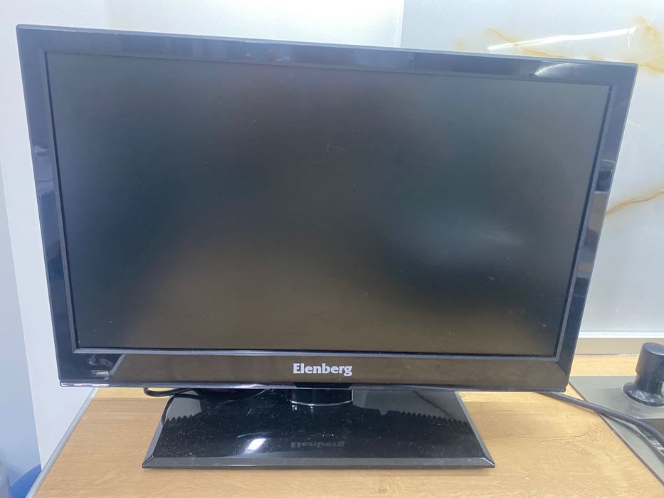 Продам телевизор Elenberg