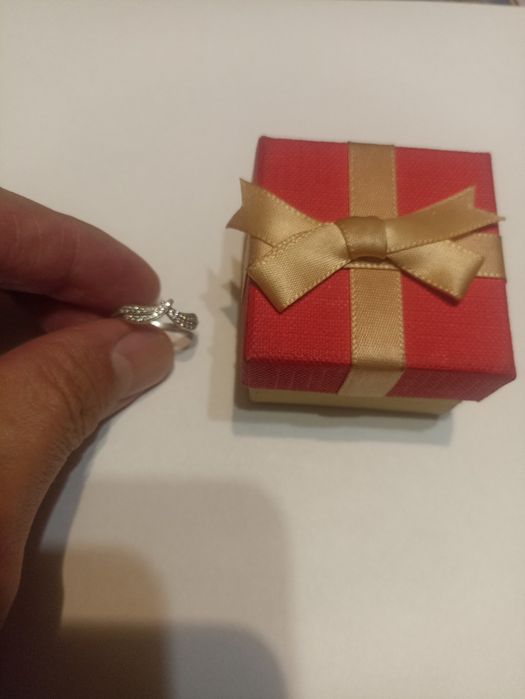 Продам кольцо серебряное Пандора