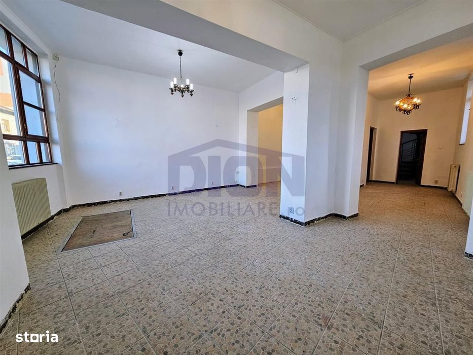 Vila moderna pretabila  clinica, office sau spatiu comercial