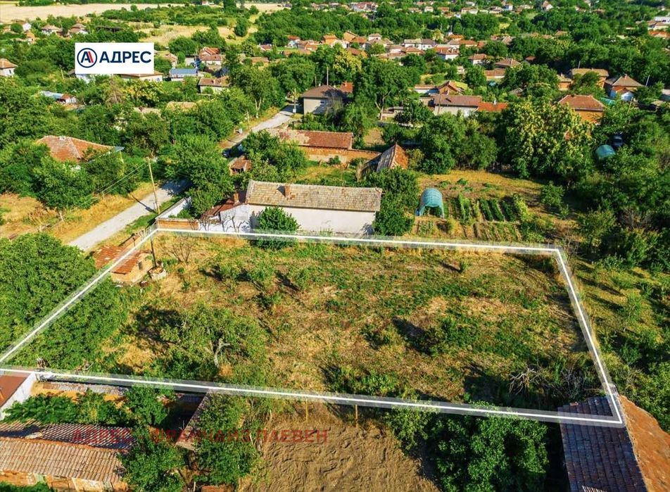 Парцел в Плевен, област-с.Горни Дъбник площ 1230 цена 35000