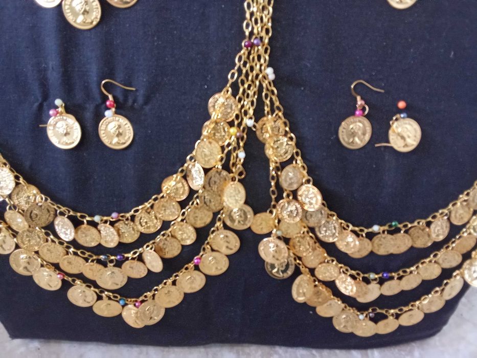 Комплект колие- пендари с обеци