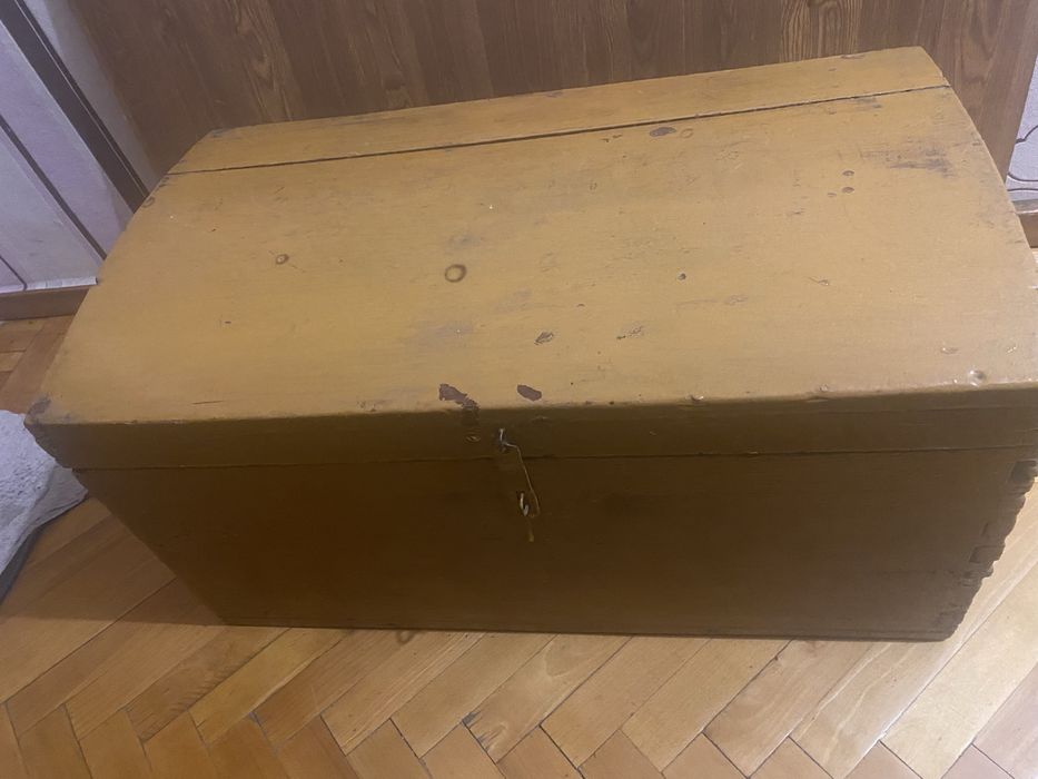 Деревянный сундук