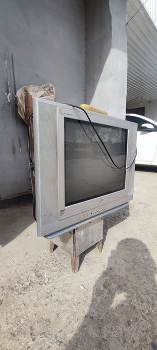 Телевизор робочем состояние