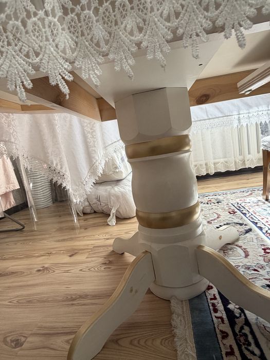 Продается стол 5,5 м.