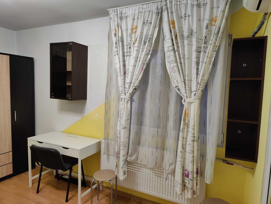 Garsoniera de inchiriat, Postavarul, 1 Decembrie