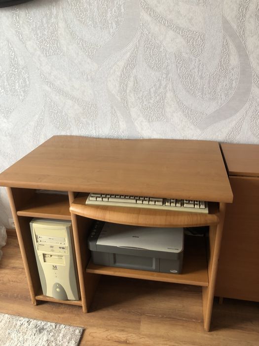 Продам компьютерный стол производство Польши