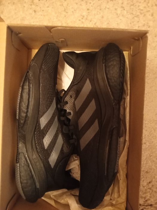 Продавам нови Маратонки