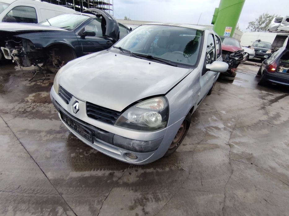 Bara fata Renault Clio 2003 1.1 MT (60 hp)