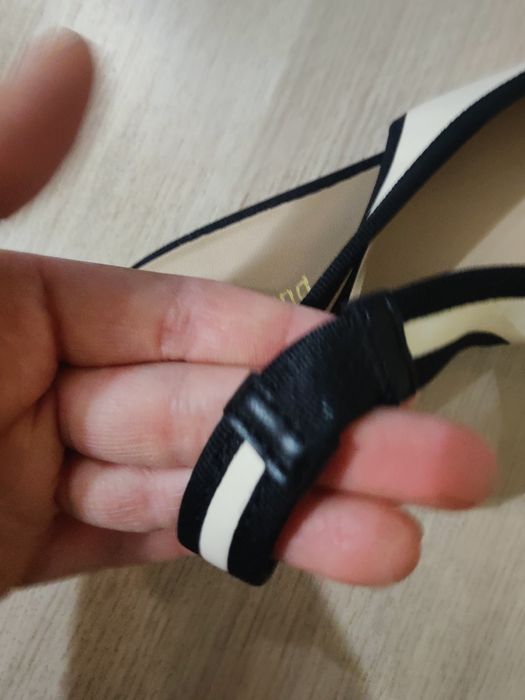 Елегантни дамски обувки черно и нюд 36 номер