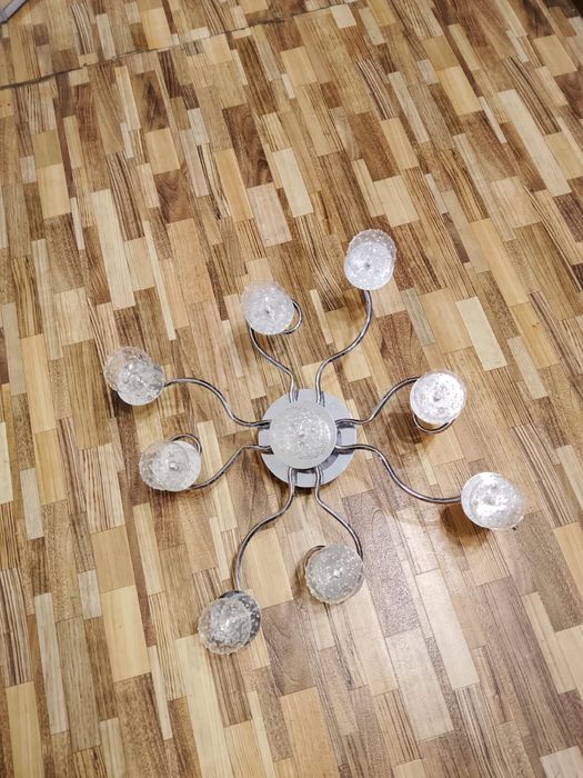 Продам люстру 9ти рожковую