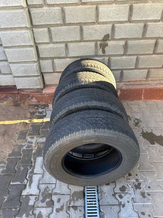 Летние/ зимние шины Bridgstone R17