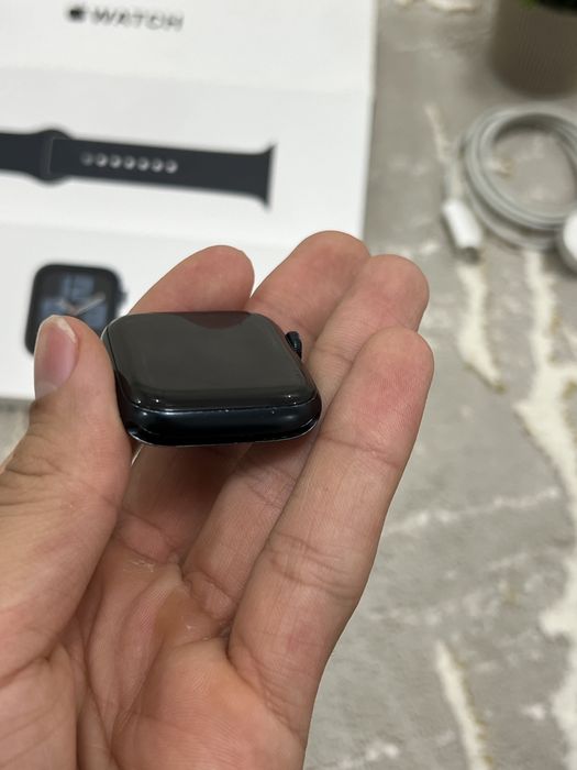 Apple Watch SE 2 44mm Black — 95% АКБ