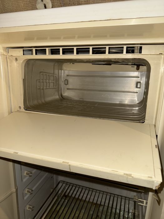 Холодильник продается