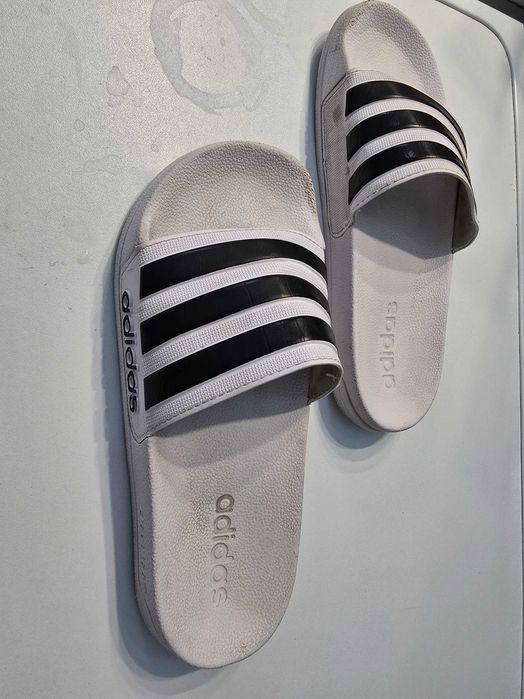 Slapi Adidas originali | alb/negru | mărime 40–41 | stare bună