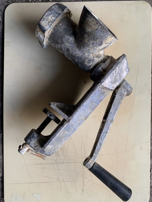 Продам мясорубку ручную, СССР