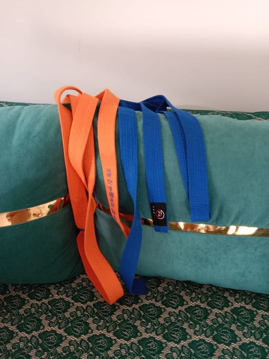 Кимоно карате продаю с поясами