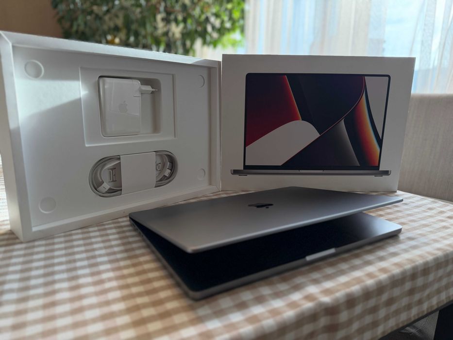 Apple MacBook Pro 16-inch (A2485)