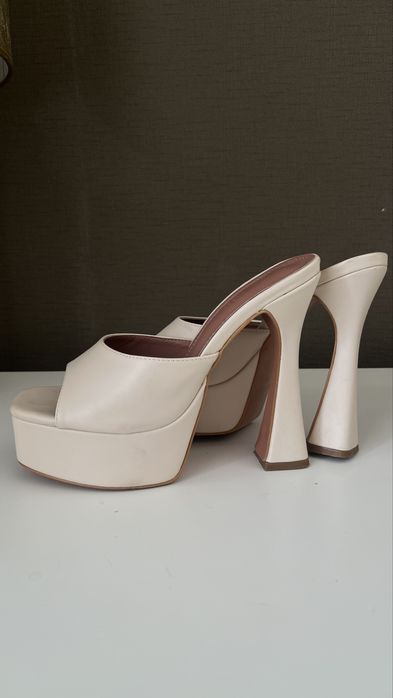 Туфли на каблуке