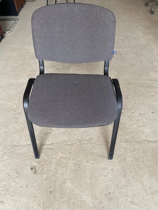 Офисные столы и стулья