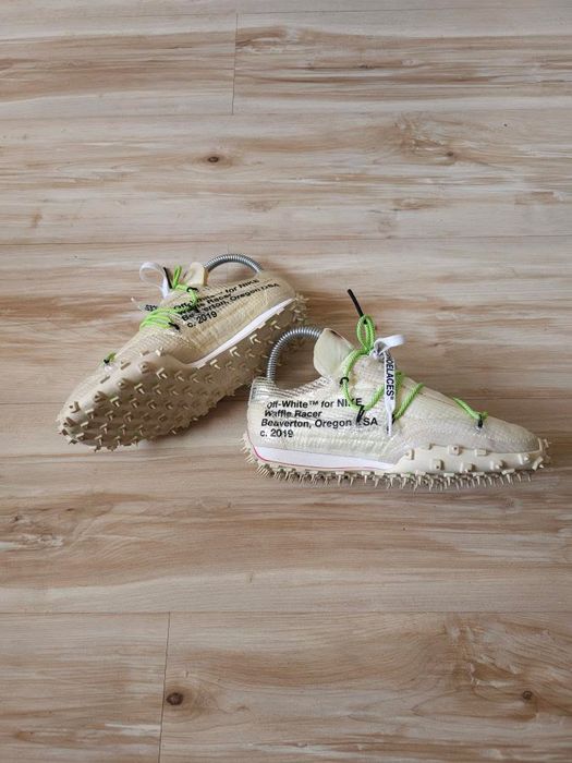 Оригинални дамски маратонки Nike Waffle Racer x Off-White