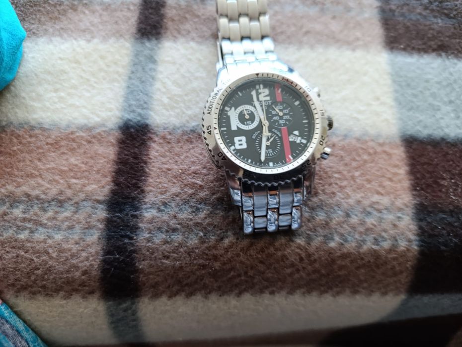 Продам часы tissot prs 200