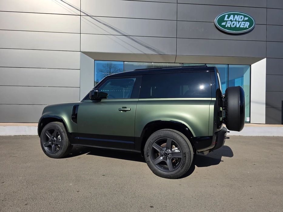 Land Rover Defender 2026 diesel, 95.973 € — imagine 2