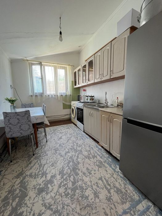 Жер үй сатылады.  Бір жарым қабат.