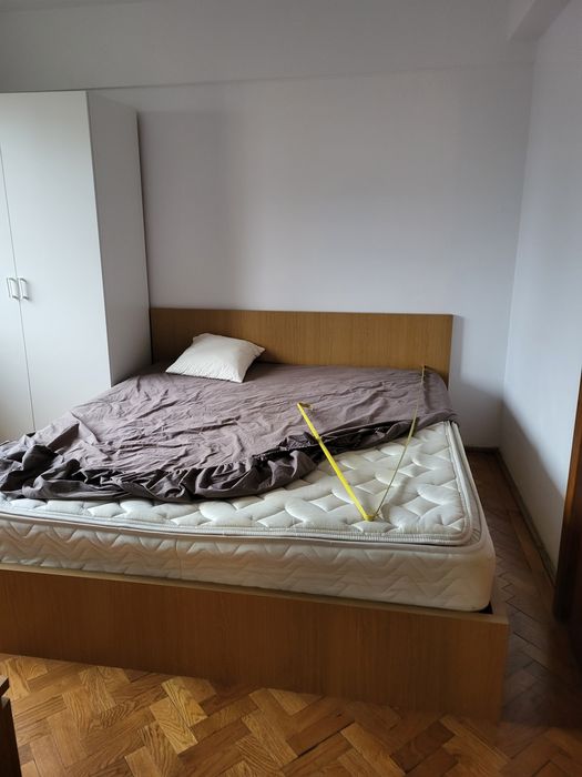 Vănd mobilă bucătărie,șifonier alb,Pat mare