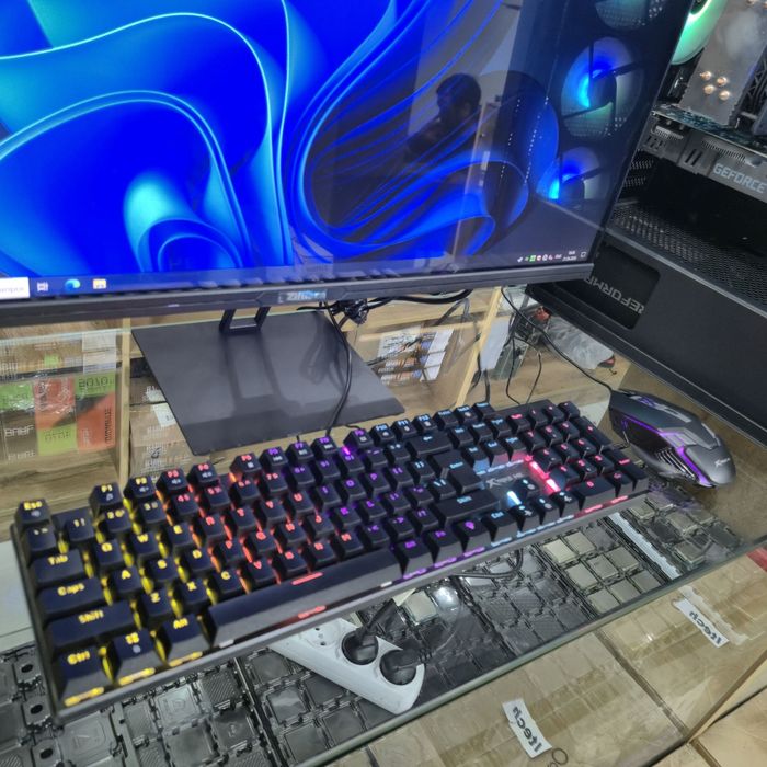 Kompyuter Gaming full komplekt