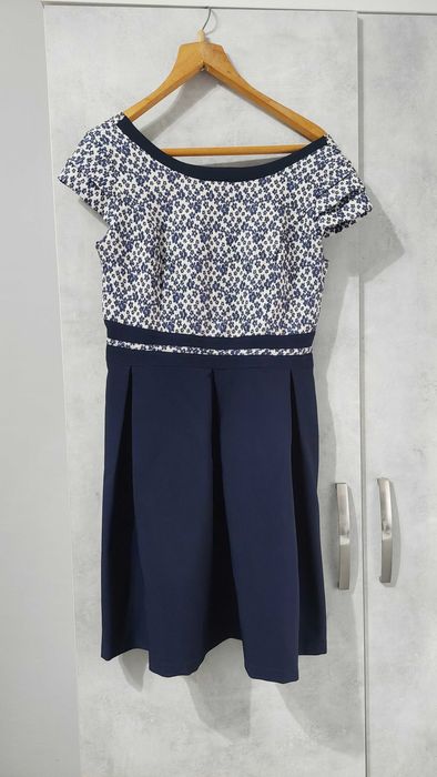 Официална рокляя