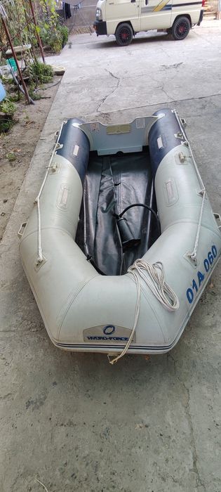 Продам надувную лодку. HYDRO-FORCE - 320м.