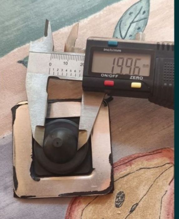 Manson de etansare pentru strapungeri de teava prin acoperis