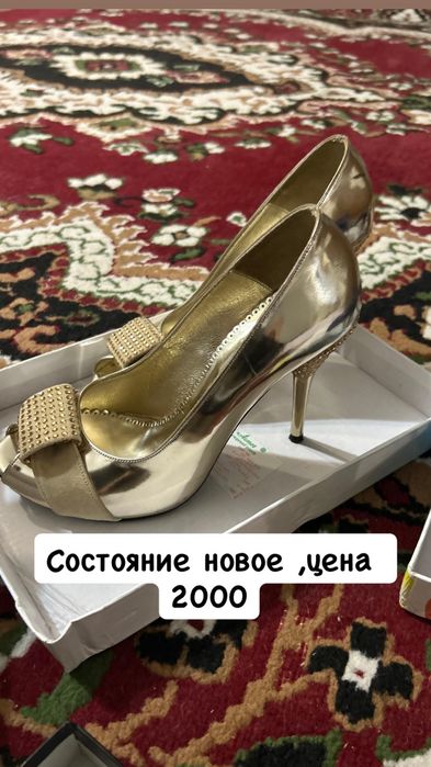 Продам женские туфли 35-36 размера