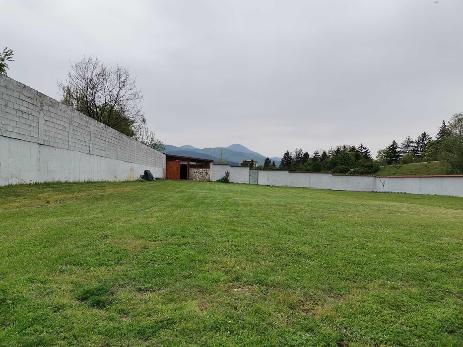 Продава - Отдава под наем хале