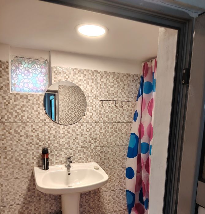 Închiriez garsoniera, curte zona Tineretului /Sincai