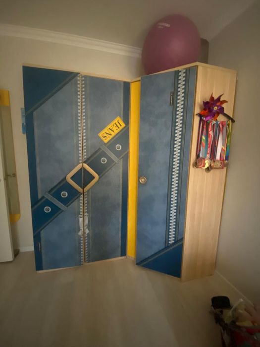 Шкаф в детскую комнату