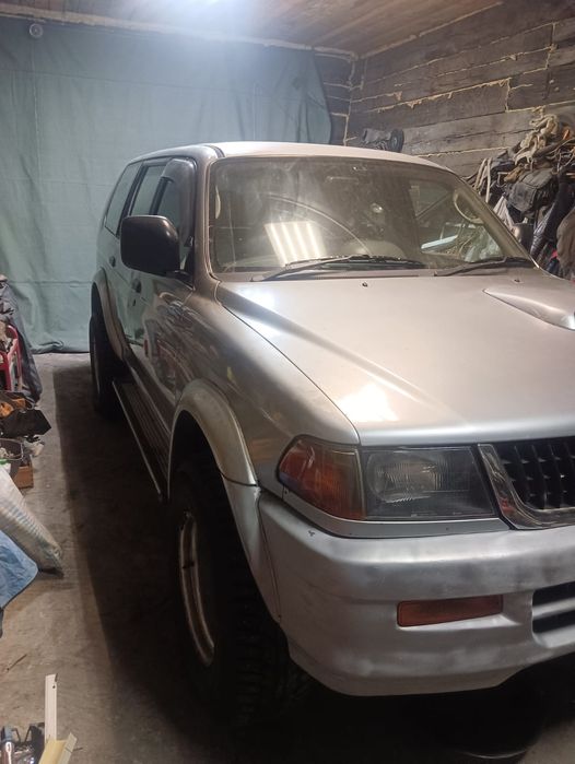 Срочно продам Митсубиси Челленджер