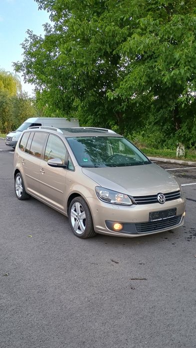 Vând VW Touran Life