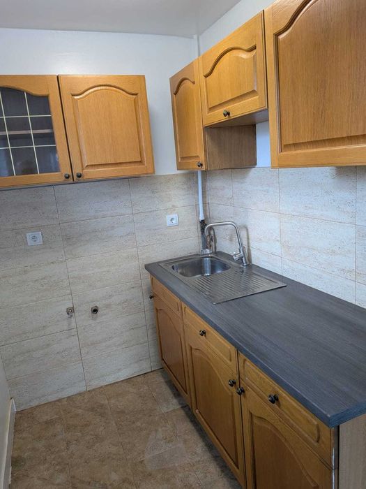 Închiriez apartament 2 camere, 35 mp, nou renovat – 200€