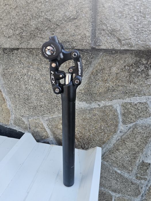 Колче амортисьор SR Suntour NCX за седалка на велосипед