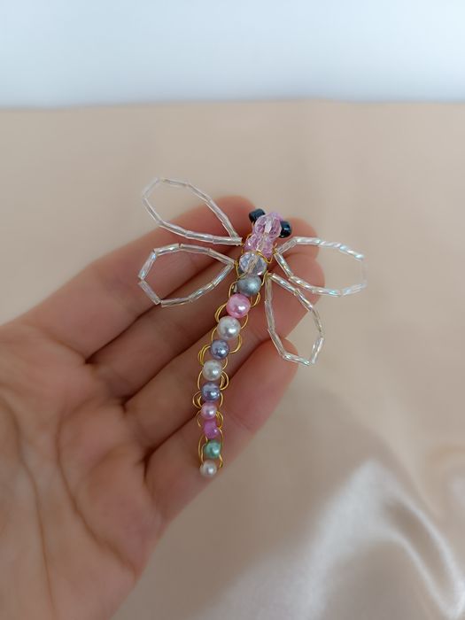 Broșe insecte lucrate manual