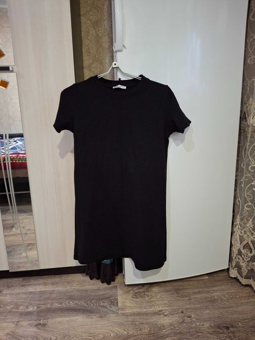 Продам платья б.у 46-48