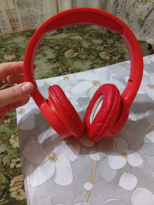 Продам беспроводные блютуз наушники.